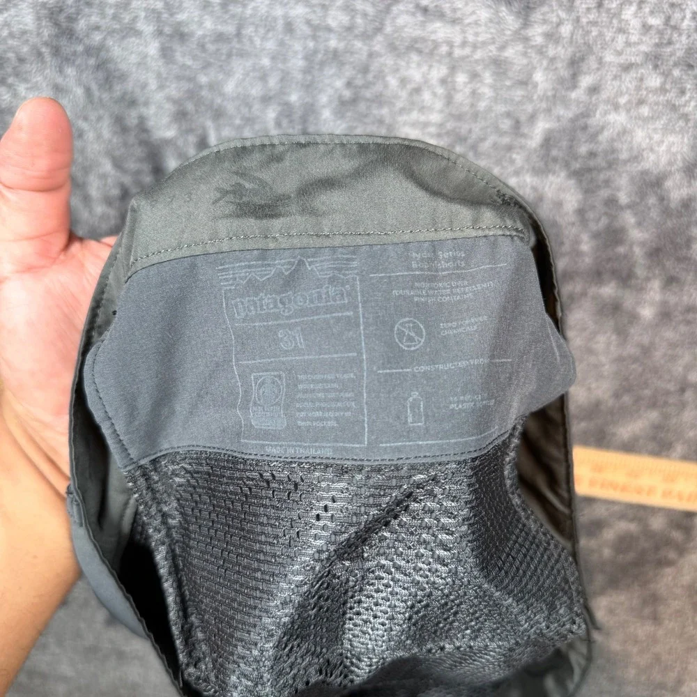 Patagonia Men's Gray Performance Shorts Size 31 Stretch Hiking Outdoor Casual